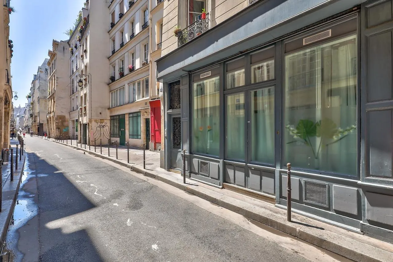 New Stunning 4 Bdrs Apt, With Ac - Le Marais Paris