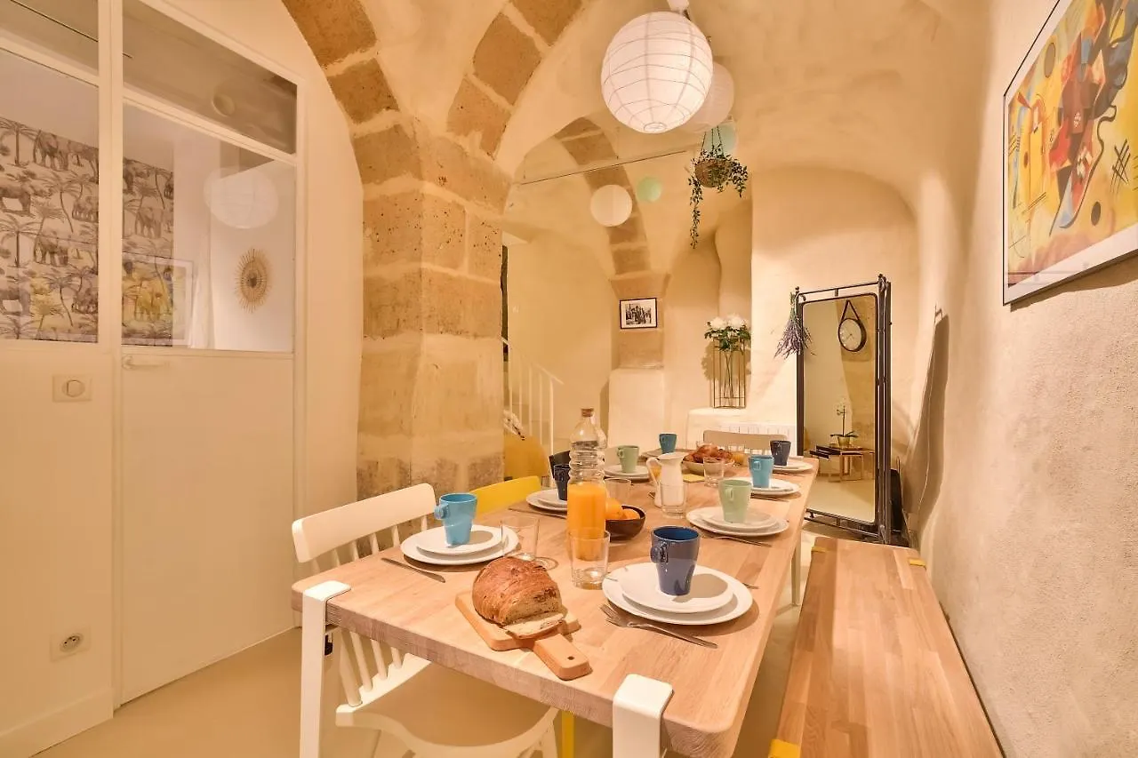 New Stunning 4 Bdrs Apt, With Ac - Le Marais