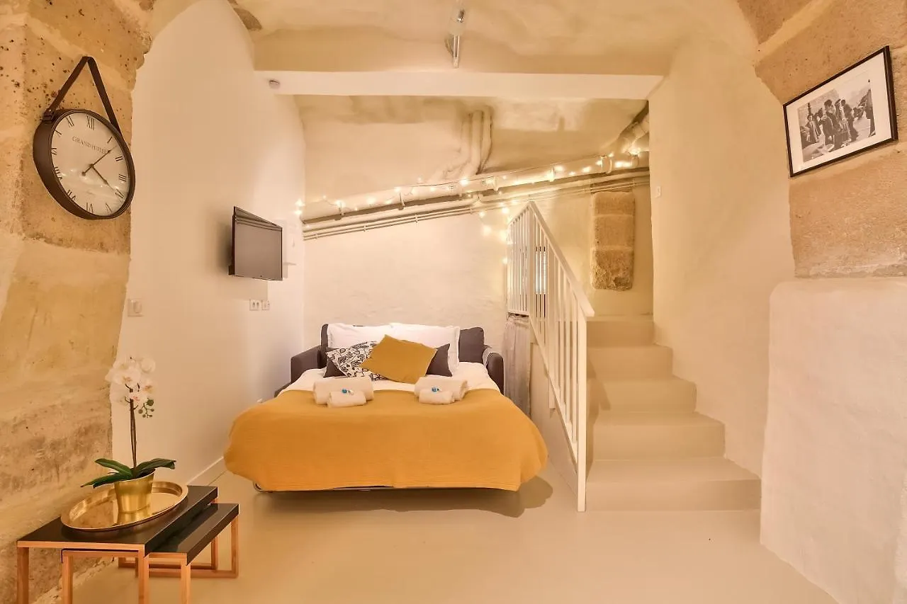 New Stunning 4 Bdrs Apt, With Ac - Le Marais דירה *