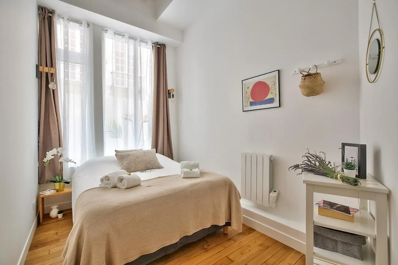 דירה New Stunning 4 Bdrs Apt, With Ac - Le Marais פריז