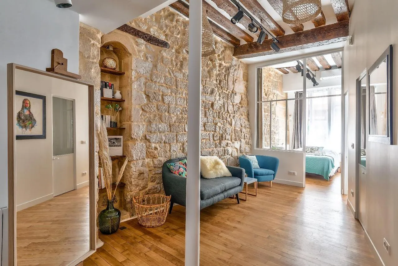 New Stunning 4 Bdrs Apt, With Ac - Le Marais דירה