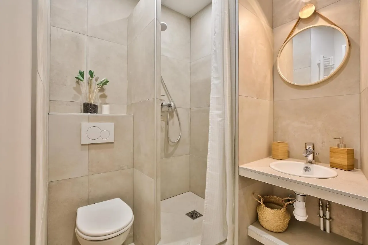 New Stunning 4 Bdrs Apt, With Ac - Le Marais דירה *